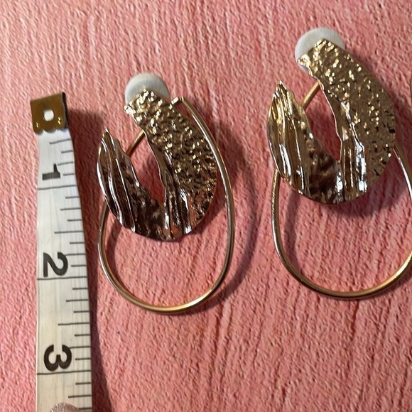 Zara Geo Irregular Hoop Earrings - Picture 10 of 13